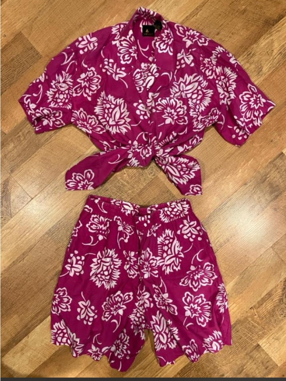 Liz Sport 2 Piece Set Women’s floral Top & shorts vintage,  pink/white (medium)